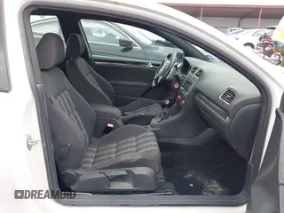 2013 Volkswagen GTI с VIN WVWED7AJ8DW105043, выставлен на аукционе IAAI как лот 42163200 с пробегом 99 065 миль миль и . История ставок и продаж доступна на DreamBid. Изображение 5.