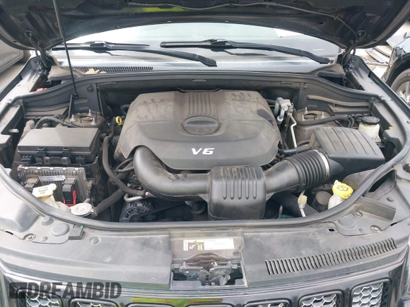 2015 Jeep Grand Cherokee Altitude z VIN 1C4RJFAGXFC659990, wystawiony jako IAAI lot #42331922 z przebiegiem 121 379 mil mil oraz . Historia ofert i sprzedaży dostępna na DreamBid. Obrazek 10.