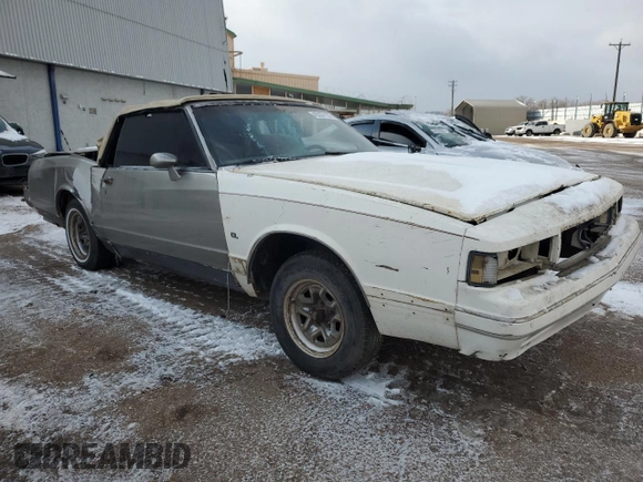 1983 Chevrolet Monte Carlo z VIN 1G1AZ37H5DR175751, wystawiony jako Copart lot #45337105 z przebiegiem 360 000 mil mil oraz Szkody całkowita. Historia ofert i sprzedaży dostępna na DreamBid. Obrazek 4.