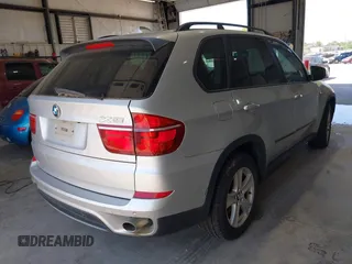 2012 BMW X5 35d z VIN 5UXZW0C53CL674187, wystawiony jako IAAI lot #42274931 z przebiegiem 272 642 mil mil oraz . Historia ofert i sprzedaży dostępna na DreamBid. Obrazek 4.