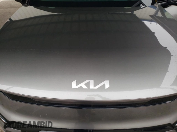 2024 Kia EV9 GT-Line with VIN KNDAEFS52R6031276, listed as a Copart auction lot 85803914 with 4,802 mi miles and Salvage Title. Bid and sale history available at carsss.com. Image 14.