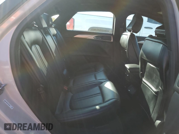 2020 Lincoln MKZ Standard with VIN 3LN6L5A95LR612884, listed as a Copart auction lot 46570565 with 34,033 mi miles and Salvage Title. Bid and sale history available at DreamBid. Image 10.