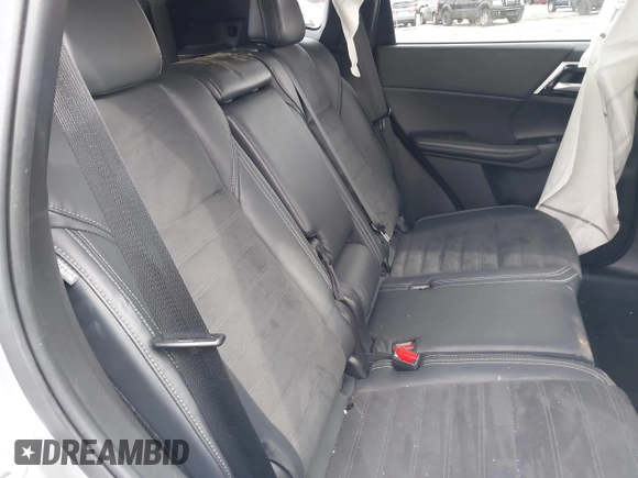 2023 Mitsubishi Outlander SE z VIN JA4J4UA84PZ056012, wystawiony jako IAAI lot #41858225 z przebiegiem 46 808 mil mil oraz . Historia ofert i sprzedaży dostępna na DreamBid. Obrazek 8.