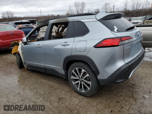 2022 Toyota Corolla Cross XLE with VIN 7MUDAABG1NV040838, listed as a Copart auction lot 43381005 with Not provided miles and Salvage title. Bid and sale history available at DreamBid. Image 2.