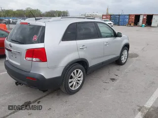 2011 Kia Sorento LX with VIN 5XYKT4A29BG066860, listed as a IAAI auction lot 41931751 with 191,240 mi miles. Bid and sale history available at carsss.com. Image 4.