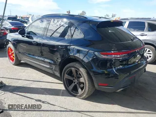2022 Porsche Macan with VIN WP1AA2A56NLB01345, listed as a IAAI auction lot 41575471 with 22,445 mi miles. Bid and sale history available at carsss.com. Image 3.