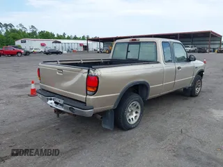 1997 Mazda B-Series Truck LE z VIN 4F4DR17X5VTM29258, wystawiony jako IAAI lot #42205942 z przebiegiem 271 473 mil mil oraz . Historia ofert i sprzedaży dostępna na DreamBid. Obrazek 4.