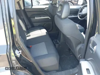 2008 Jeep Patriot Sport with VIN 1J8FT28W68D689674, listed as a IAAI auction lot 41918466 with 123,546 mi miles. Bid and sale history available at carsss.com. Image 8.