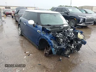 2018 MINI Hardtop Cooper z VIN WMWXP5C50J2G64237, wystawiony jako IAAI lot #42460160 z przebiegiem Nie podano mil oraz . Historia ofert i sprzedaży dostępna na DreamBid. Obrazek 1.