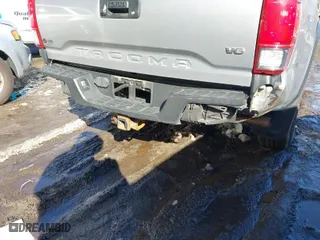 2017 Toyota Tacoma SR5 with VIN 3TMCZ5AN2HM102404, listed as a IAAI auction lot 41558886 with 41,248 mi miles. Bid and sale history available at carsss.com. Image 18.
