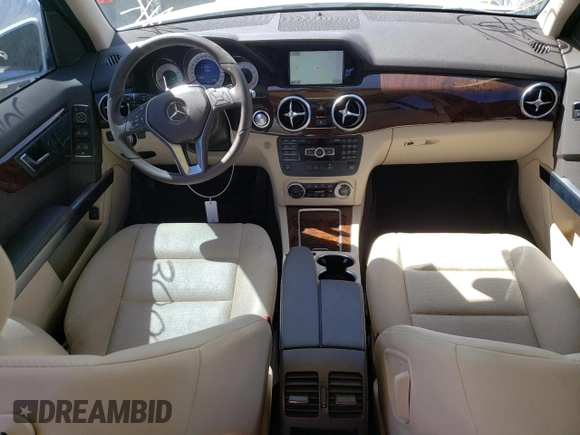 2015 Mercedes-Benz GLK 350 with VIN WDCGG5HB9FG403384, listed as a Copart auction lot 70284464 with 30,007 mi miles and Salvage Title. Bid and sale history available at DreamBid. Image 8.