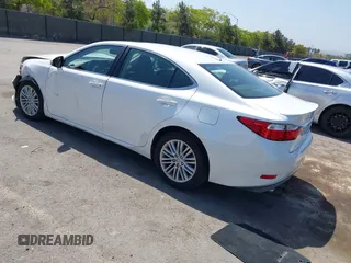2014 Lexus ES 330 z VIN JTHBK1GG6E2113795, wystawiony jako IAAI lot #42207580 z przebiegiem 128 540 mil mil oraz . Historia ofert i sprzedaży dostępna na DreamBid. Obrazek 3.