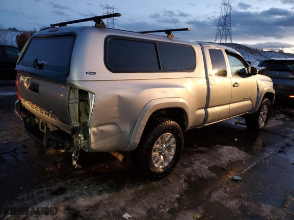2016 Toyota Tacoma SR with VIN 5TFSX5EN0GX041364, listed as a Copart auction lot 42116985 with 117,151 mi miles and Salvage Title. Bid and sale history available at carsss.com. Image 3.