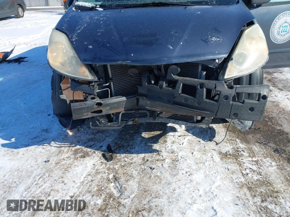 2007 Toyota Sienna XLE with VIN 5TDZK22C27S035151, listed as a IAAI auction lot 41380573 with 282,903 mi miles. Bid and sale history available at carsss.com. Image 6.