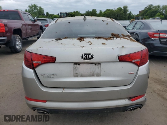 2013 Kia Optima LX z VIN 5XXGM4A7XDG171218, wystawiony jako Copart lot #56296335 z przebiegiem Nie podano mil oraz Czysty tytuł • Clean title. Historia ofert i sprzedaży dostępna na DreamBid. Obrazek 6.