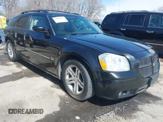 2005 Dodge Magnum RT with VIN 2D4GV58205H610425, listed as a IAAI auction lot 41840499 with 202,786 mi miles. Bid and sale history available at carsss.com. Image 1.