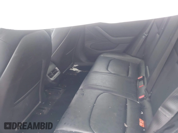 2018 Tesla Model 3 Long Range Battery z VIN 5YJ3E1EA5JF006370, wystawiony jako IAAI lot #41565266 z przebiegiem 55 376 mil mil oraz . Historia ofert i sprzedaży dostępna na DreamBid. Obrazek 8.