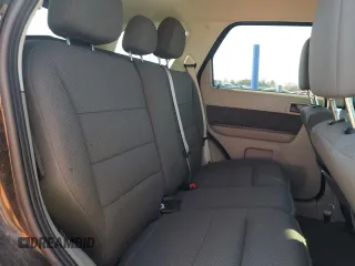 2010 Ford Escape Hybrid z VIN 1FMCU4K31AKA00915, wystawiony jako Copart lot #43911725 z przebiegiem 92 763 mil mil oraz Szkoda całkowita • Salvage title. Historia ofert i sprzedaży dostępna na DreamBid. Obrazek 11.