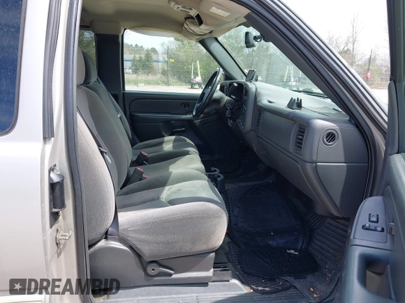 2005 Chevrolet Silverado 1500 LS with VIN 1GCEK19T65Z194720, listed as a IAAI auction lot 42157104 with 156,376 mi miles. Bid and sale history available at carsss.com. Image 5.