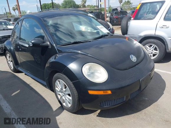 2008 Volkswagen New Beetle Coupe S with VIN 3VWPW31C38M505088, listed as a IAAI auction lot 42055070 with 137,031 mi miles. Bid and sale history available at carsss.com. Image 1.