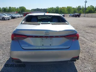 2019 Toyota Avalon XLE z VIN 4T1BZ1FB9KU004259, wystawiony jako IAAI lot #42033958 z przebiegiem 82 640 mil mil oraz . Historia ofert i sprzedaży dostępna na DreamBid. Obrazek 17.