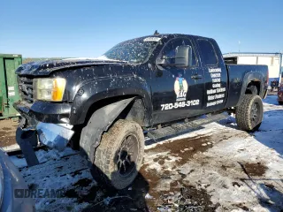 2007 GMC Sierra 2500HD SLT z VIN 1GTHK29647E522613, wystawiony jako Copart lot #42806305 z przebiegiem 253 385 mil mil oraz Szkoda całkowita • Salvage title. Historia ofert i sprzedaży dostępna na DreamBid. Obrazek 1.