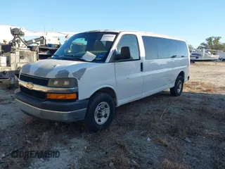 2012 Chevrolet Express Passenger 1LT z VIN 1GAZG1FA3C1128586, wystawiony jako IAAI lot #41469668 z przebiegiem 182 658 mil mil oraz . Historia ofert i sprzedaży dostępna na DreamBid. Obrazek 18.