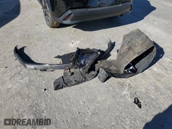 2020 Lexus UX 200 with VIN JTHP3JBH3L2021253, listed as a Copart auction lot 81670944 with 42,604 mi miles and Salvage title. Bid and sale history available at DreamBid. Image 12.
