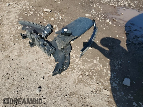 2019 Jaguar F-Pace 25t Premium with VIN SADCJ2FX0KA601596, listed as a Copart auction lot 61056715 with Not provided miles and Salvage title. Bid and sale history available at DreamBid. Image 13.