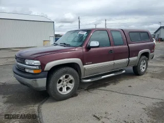 2000 Chevrolet Silverado 1500 LS with VIN 2GCEK19T5Y1389706, listed as a Copart auction lot 51344645 with 200,609 mi miles and Salvage Title. Bid and sale history available at carsss.com. Image 1.
