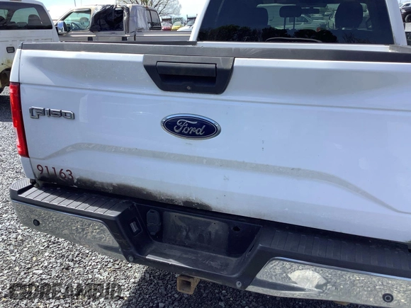 2015 Ford F-150 XLT with VIN 1FTEX1EP0FKE23073, listed as a IAAI auction lot 42132408 with 123,327 mi miles. Bid and sale history available at carsss.com. Image 1.