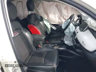 2016 FIAT 500X Lounge z VIN ZFBCFYDT0GP328541, wystawiony jako IAAI lot #42016388 z przebiegiem 134 806 mil mil oraz . Historia ofert i sprzedaży dostępna na DreamBid. Obrazek 5.