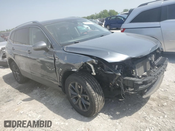 2023 Volkswagen Tiguan SE z VIN 3VVMB7AX6PM022898, wystawiony jako Copart lot #56828825 z przebiegiem 83 822 mil mil oraz Szkoda całkowita • Salvage title. Historia ofert i sprzedaży dostępna na DreamBid. Obrazek 4.
