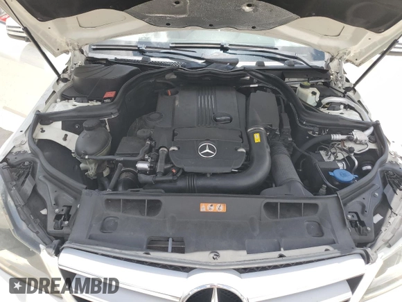2012 Mercedes-Benz C 250 с VIN WDDGJ4HB0CF820966, выставлен на аукционе Copart как лот 63697624 с пробегом 136 741 миль миль и На запчасти • Non repairable. История ставок и продаж доступна на DreamBid. Изображение 11.