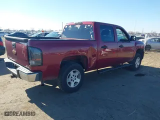 2007 Chevrolet Silverado 1500 LT w/1LT with VIN 2GCEC13C371628738, listed as a IAAI auction lot 41324477 with 204,147 mi miles. Bid and sale history available at carsss.com. Image 4.