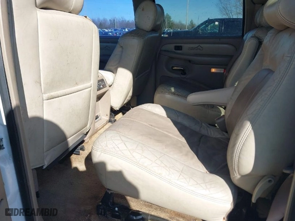 2002 GMC Yukon XL Denali with VIN 1GKFK66U32J316396, listed as a IAAI auction lot 41584644 with 1 mi miles. Bid and sale history available at carsss.com. Image 8.