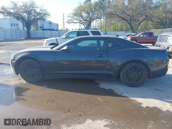 2011 Chevrolet Camaro 1LT z VIN 2G1FB1ED6B9166854, wystawiony jako IAAI lot #41694968 z przebiegiem 203 119 mil mil oraz . Historia ofert i sprzedaży dostępna na DreamBid. Obrazek 14.