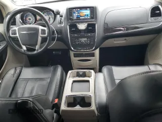 2015 Chrysler Town & Country Touring-L with VIN 2C4RC1CG4FR506913, listed as a Copart auction lot 82864954 with 104,778 mi miles and Salvage Title. Bid and sale history available at carsss.com. Image 8.