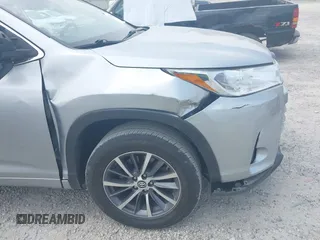 2018 Toyota Highlander SE z VIN 5TDKZRFH4JS544239, wystawiony jako IAAI lot #42429079 z przebiegiem 121 406 mil mil oraz . Historia ofert i sprzedaży dostępna na DreamBid. Obrazek 18.