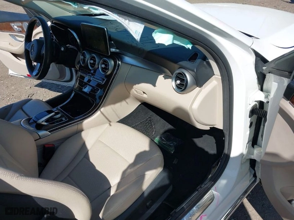 2015 Mercedes-Benz C-Class C 300 Luxury with VIN 55SWF4KB1FU016845, listed as a IAAI auction lot 41984041 with 95,792 mi miles. Bid and sale history available at carsss.com. Image 5.