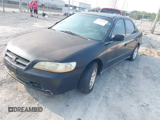 1999 Honda Accord LX z VIN 1HGCG5641XA008694, wystawiony jako IAAI lot #42385438 z przebiegiem 323 971 mil mil oraz . Historia ofert i sprzedaży dostępna na DreamBid. Obrazek 2.