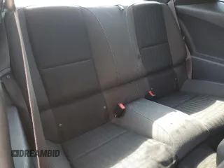 2014 Chevrolet Camaro LS z VIN 2G1FA1E31E9304055, wystawiony jako Copart lot #55321075 z przebiegiem 106 162 mil mil oraz Szkoda całkowita • Salvage title. Historia ofert i sprzedaży dostępna na DreamBid. Obrazek 10.