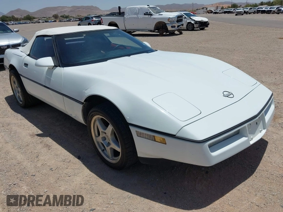 1990 Chevrolet Corvette z VIN 1G1YY3384L5108491, wystawiony jako IAAI lot #42566008 z przebiegiem 133 568 mil mil oraz . Historia ofert i sprzedaży dostępna na DreamBid. Obrazek 1.