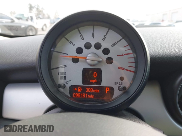 2012 MINI Hardtop with VIN WMWSU3C54CT259872, listed as a IAAI auction lot 41698147 with 98,181 mi miles and . Bid and sale history available at DreamBid. Image 7.