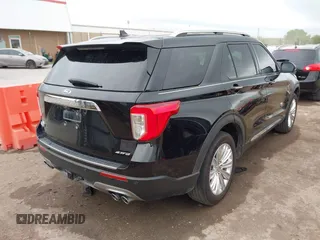 2022 Ford Explorer King Ranch z VIN 1FM5K8LC5NGA34787, wystawiony jako IAAI lot #42066427 z przebiegiem 82 945 mil mil oraz . Historia ofert i sprzedaży dostępna na DreamBid. Obrazek 4.
