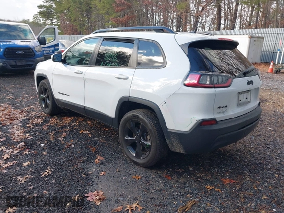 2019 Jeep Cherokee Latitude Plus with VIN 1C4PJMLB4KD321809, listed as a IAAI auction lot 40982234 with 132,496 mi miles. Bid and sale history available at carsss.com. Image 3.