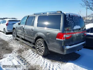 2015 Lincoln Navigator L with VIN 5LMJJ3JT3FEJ13389, listed as a IAAI auction lot 41205754 with 117,883 mi miles. Bid and sale history available at carsss.com. Image 3.