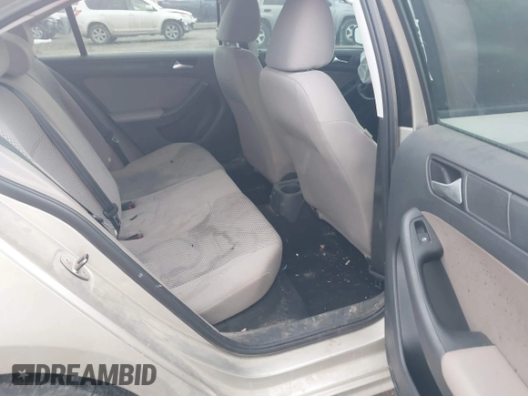 2013 Volkswagen Jetta S с VIN 3VW2K7AJ9DM242868, выставлен на аукционе IAAI как лот 41473000 с пробегом 133 697 миль миль и . История ставок и продаж доступна на DreamBid. Изображение 8.