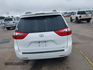 2020 Toyota Sienna LE Auto Access Seat with VIN 5TDKZ3DC5LS068784, listed as a IAAI auction lot 41207987 with 94,118 mi miles. Bid and sale history available at carsss.com. Image 16.