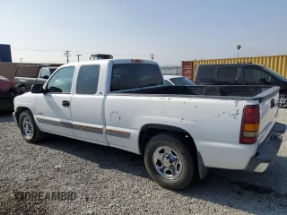 2000 Chevrolet Silverado 1500 LS with VIN 2GCEC19V0Y1122598, listed as a Copart auction lot 53875795 with 86,066 mi miles and Salvage Title. Bid and sale history available at DreamBid. Image 2.